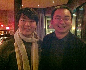 郎朗与天坛董事长朱文彬和总经理程心仪合影留念